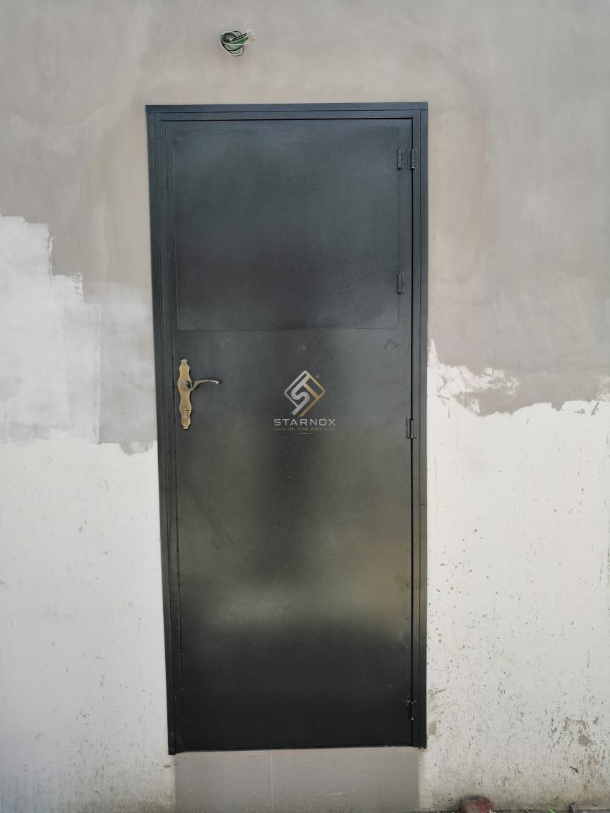 Iron Door by Starnox - example 1